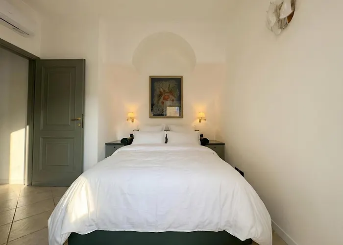 Elegant Historic - Largo Argentina